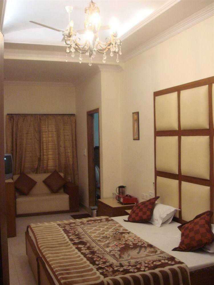 Vivek Hotel 뉴델리 외부 사진
