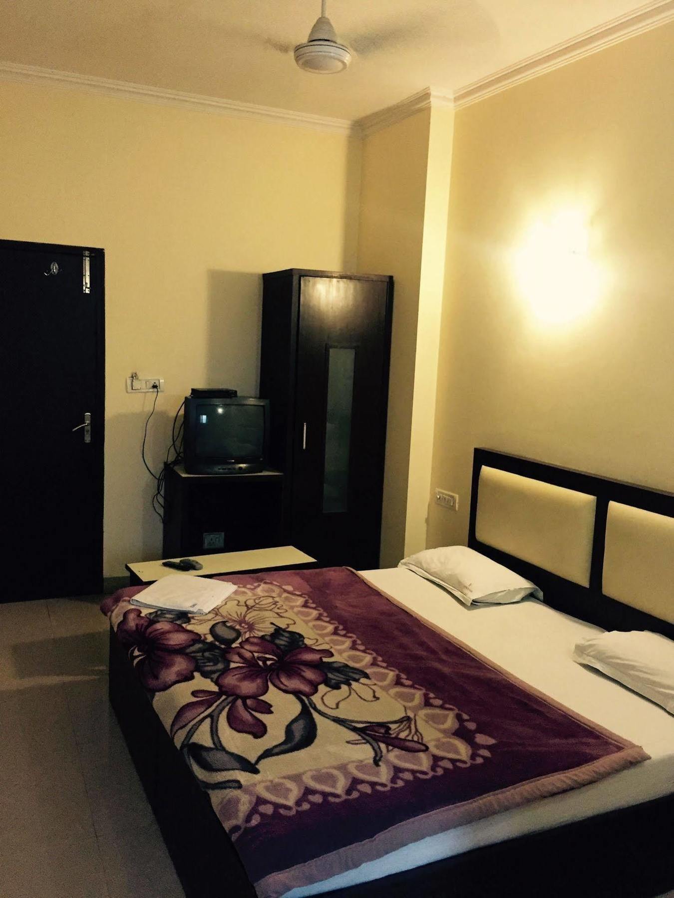 Vivek Hotel 뉴델리 외부 사진