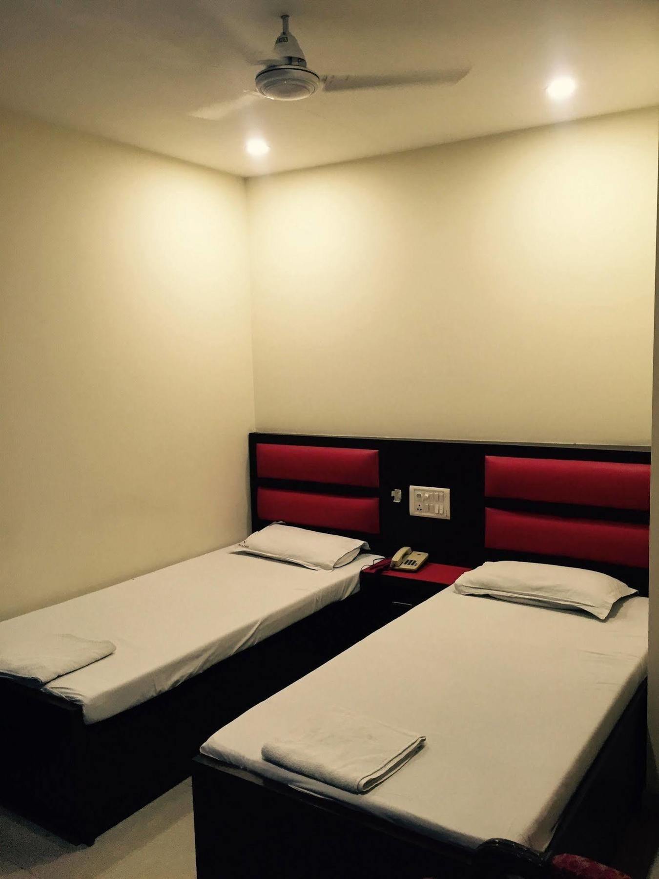 Vivek Hotel 뉴델리 외부 사진